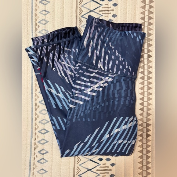 NWT Peloton|| WITH collab- Zepheria High Rise Waist Capri 19" - Picture 1 of 6